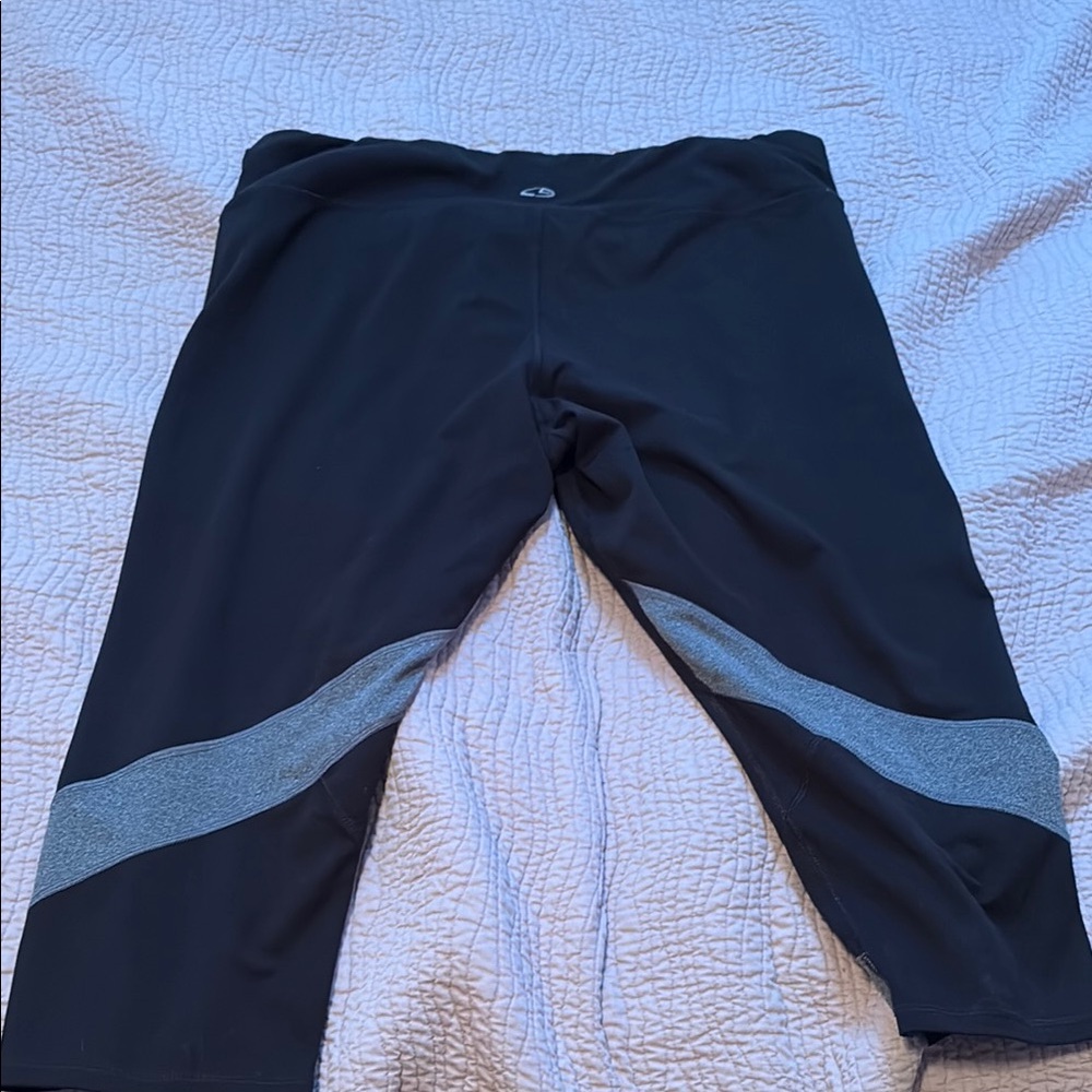 C9 by Champion Black and Gray Capri Pants Athletic Stretch - Picture 4 of 4